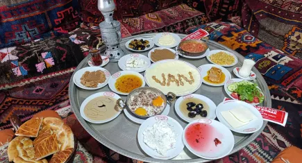 “Dünya Kahvaltı Günü” Van kahvaltısıyla kutlanıyor