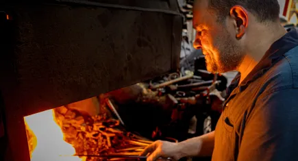 İzmir'in asırlık demircisi dünyaya açıldı