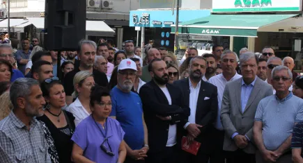 CHP İzmir’de Nazım Hikmet’i şiirlerle andı