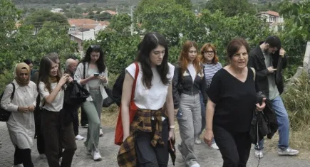Egeli genç sosyologlardan köylere uygulama gezisi