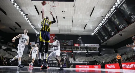 Fenerbahçe finale yükseldi! Anadolu Efes’in rakibi Fenerbahçe oldu!