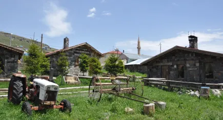 Koşapınar Açık Hava Müzesi ziyaretçilerini hayran bırakıyor