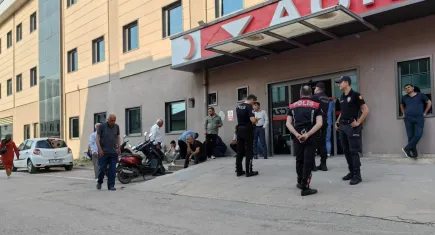 Otomobil içinde bırakılan 4 yaşındaki çocuk nefessiz kalarak hayatını kaybetti