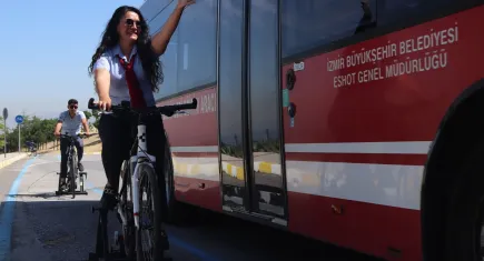 ESHOT şoförleri, bisikletle trafikte olmayı deneyimledi