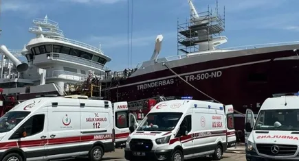 Tersanedeki gemide yangın çıktı: 4 personel hastanelik oldu!