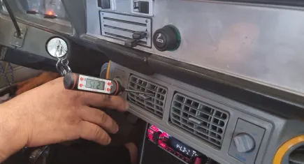 Adana'nın kavurucu sıcağına karşı ilginç çözüm: Eski araçlara ev tipi klima