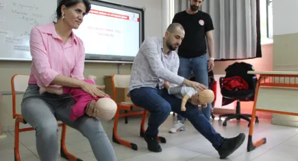 Bingöl'de Heimlich manevrası eğitimi verildi