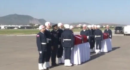 Kayseri'de eğitim uçağının düşmesiyle şehit olan albayların naaşı İzmir'e gönderildi