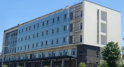 Hastane inşaatında çalışacak işçi ve usta bulunamıyor