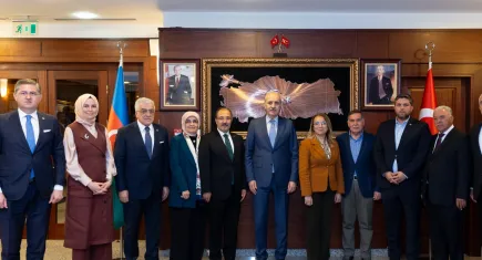 Kurtulmuş, Türkiye'nin Bakü Büyükelçiliğini ziyaret etti
