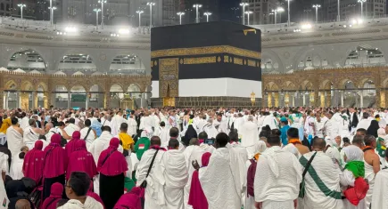 Milyonlarca hacı adayı Kabe'ye kavuştu: Filistin ve Doğu Türkistan için dua edildi