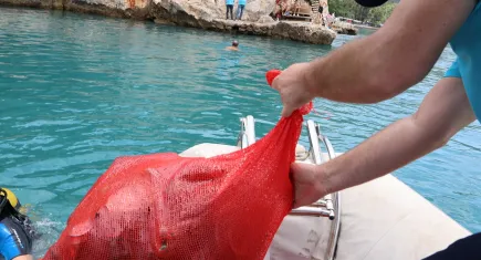 18 noktadan 17 ton çöp çıktı