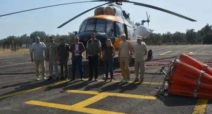 Edremit'te orman yangınlarıyla mücadeleye helikopter desteği