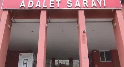 Otizmli çocuğa 4 gün boyunca dehşeti yaşatmıştı: Yeniden yargılanıyor