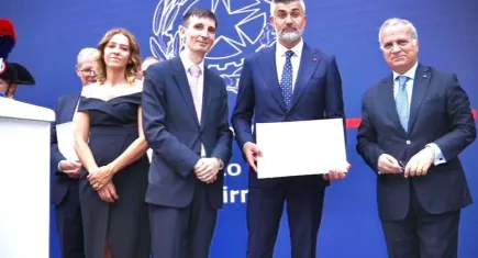 TFF Yönetim Kurulu Üyesi Üçdan'a İtalya'nın Yıldız Şövalyesi Nişanı verildi