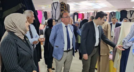 Kütahya'da yılsonu sergisi açıldı  