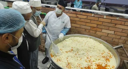Diyanetin Mekke'deki mutfağından 30 bin hacı adayına Türk lezzetleri
