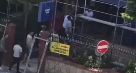 İstanbul'da inşaat işçileri tekel bayisine saldırdı