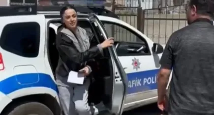 Ağrı'da YKS'ye geç kalan ve kaybolan öğrencilerin yardımına polisler koştu