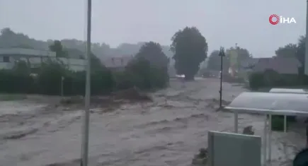 Avusturya'da sağanak yağış sele neden oldu