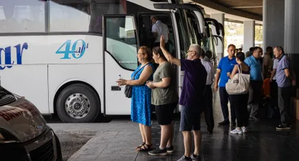 İzmir Otogarı'nda biletler tükendi, günde bine yakın araç çıkış yapıyor
