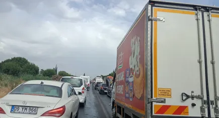 Türkiye'de etkili olan sıcaklar sonunda ulaşımı da çileye döndürdü!