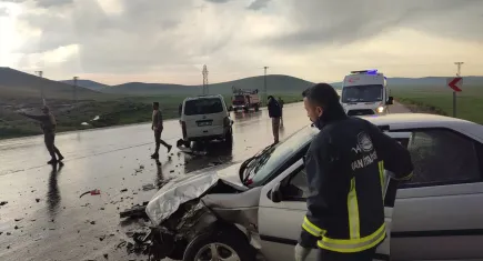Van'da zincirleme kaza: Yaralılar var