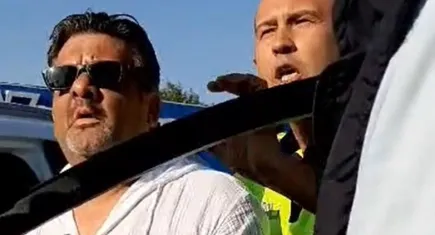 Sınava yetişmek isteyen genç kız perişan oldu: Babasının polisler ile tartışması az kalsın geleceğine mal olacaktı