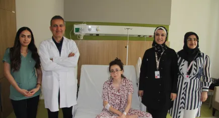 Skolyoz hastalığı olan kız çocuğu sağlığına kavuştu