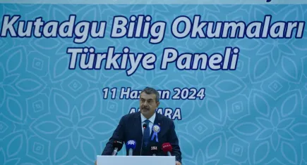 Bakan Tekin, 'Oku-Yorum, Yazı-Yorum Projesi Kutadgu Bilig Okumaları Türkiye Paneli'ne katıldı