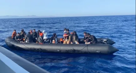 Çanakkale açıklarında düzensiz göçmenler kurtarıldı