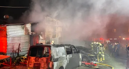İstanbul’da kundaklama: 8 araç ve bir iş yeri kül oldu