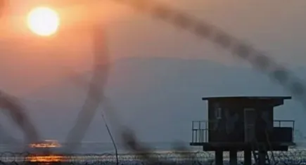 Kuzey Koreli askerler sınırı geçti, Güney Kore ordusu uyarı ateşi açtı