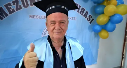 Okumanın yaşı olmadığını 71 Yaşında diploma alarak kanıtladı