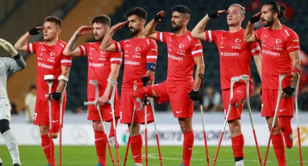 Şampiyonluk yolunda motivasyonun adı: Ampute Milli Takımı'nın İsrail maçı öncesi motivasyon konuşması gündem oldu