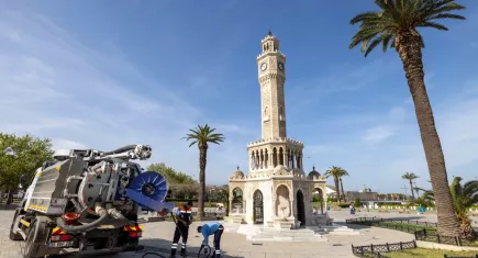 İzmir’de ekipler koku sorunu için çalışıyor