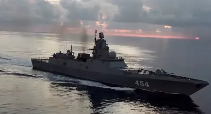 Rus savaş gemileri Küba'ya geldi