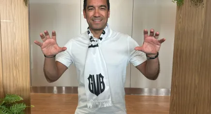 Giovanni van Bronckhorst, İstanbul'a geldi