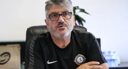 Karşıyaka, Mustafa Reşit Akçay ile anlaştı