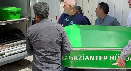 Saç ektirmek için gittiği hastanede hayatını kaybetti
