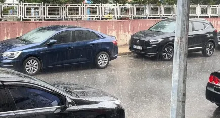 Aniden bastıran dolu yağışı vatandaşı korkuttu