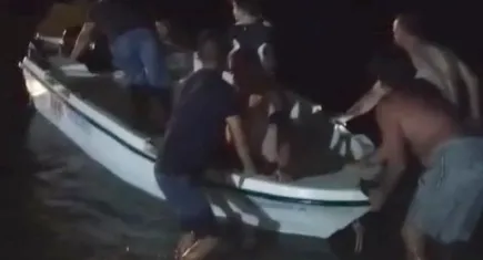 Edirne'de kayık alabora oldu: Denizin ortasında can pazarı yaşandı