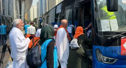 Hacılar Arafat’a otobüs kapıları barkodla kilitlenerek gönderiliyor