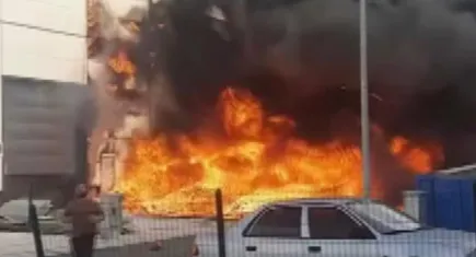 Konya'da sünger üretim işletmesi alev aldı