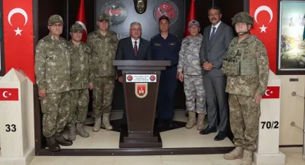 Bakan Güler'den 2’nci Hudut Tugay Komutanlığına ziyaret!