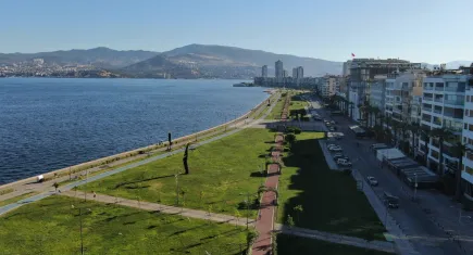 Hayalet şehir İzmir: Kentin merkezi boş kaldı