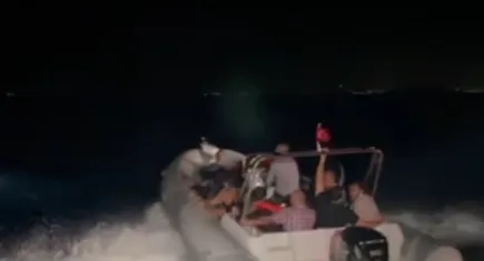 İzmir sularından, 49'u çocuk 139 göçmen karaya çıkartıldı