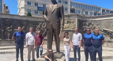 Saldırılan Atatürk heykeli onarıldı