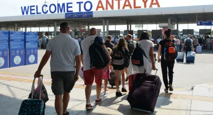 Antalya Havalimanında uçak ve yolcu trafiğinde 2024 senesinin rekorunu kırdı