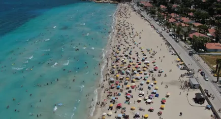 Çeşme'de nüfus 1 milyona dayandı